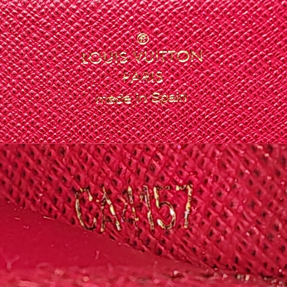 Authentic Louis Vuitton Zippy wallet - Picture 9 of 17